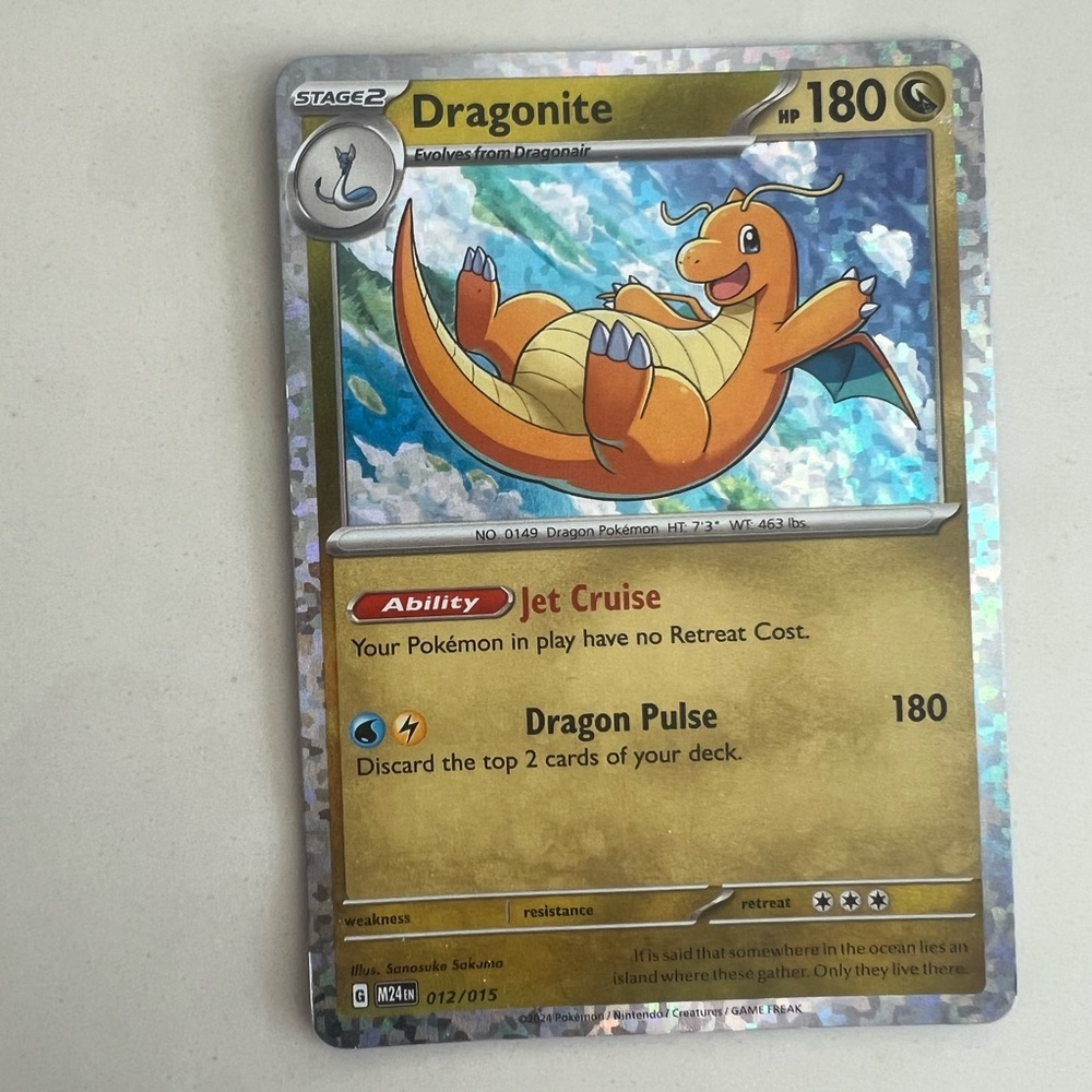 Dragonite Pokémon Card